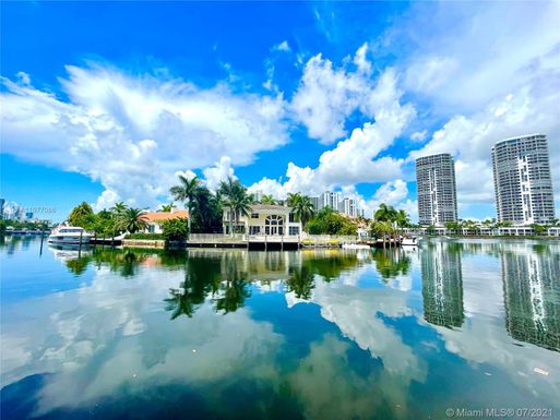 455 Center Island Drive, Golden Beach FL 33160