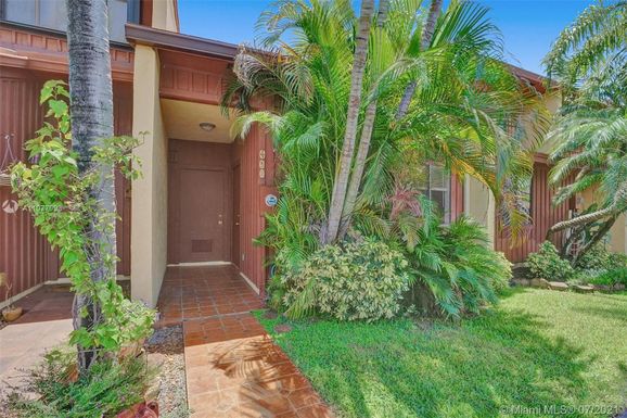 450 SE 14th St # 0, Dania Beach FL 33004