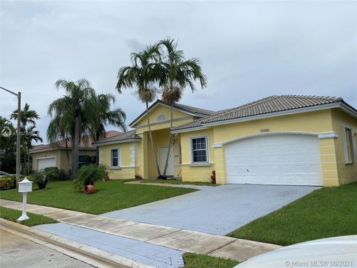 15961 SW 3rd St, Pembroke Pines FL 33027