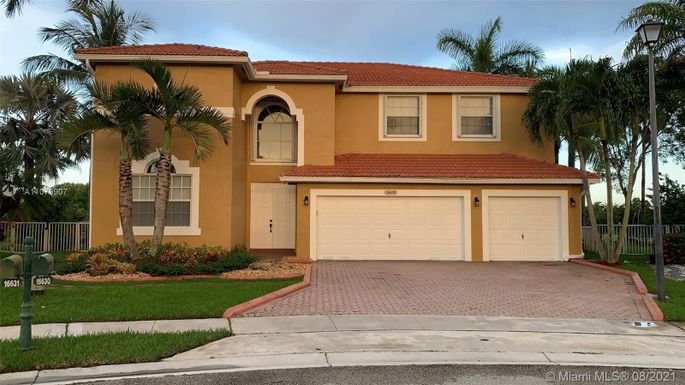 16630 SW 6th St, Pembroke Pines FL 33027