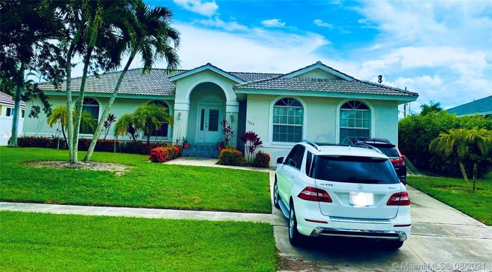 1833 N Bahamas # 1833, Marco Island FL 34145