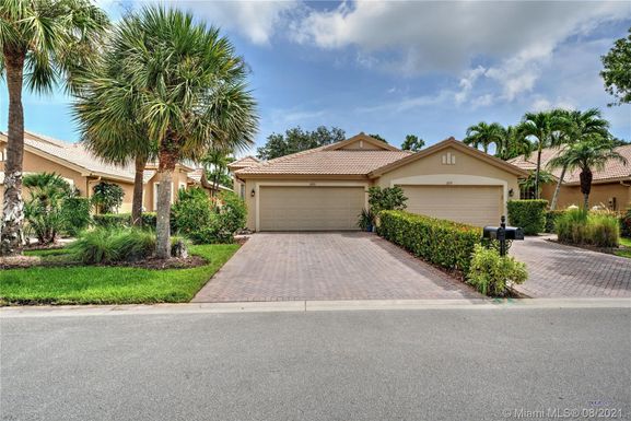 3781 NW Willow Creek Dr, Jensen Beach FL 34957