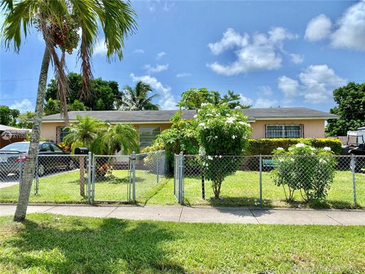 9320 SW 168th St, Palmetto Bay FL 33157