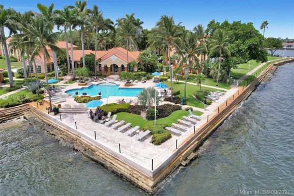 145 Yacht Club Way # 206, Hypoluxo FL 33462