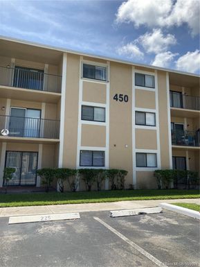 450 W Palm Cir W # 101, Pembroke Pines FL 33025