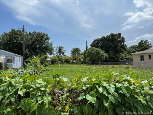 270 Hialeah Drive, Hialeah FL 33010