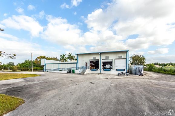 25175 SW 142nd Ave, Homestead FL 33032