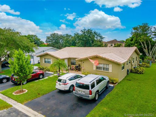 11220 NW 35th St #A-B, Coral Springs FL 33065