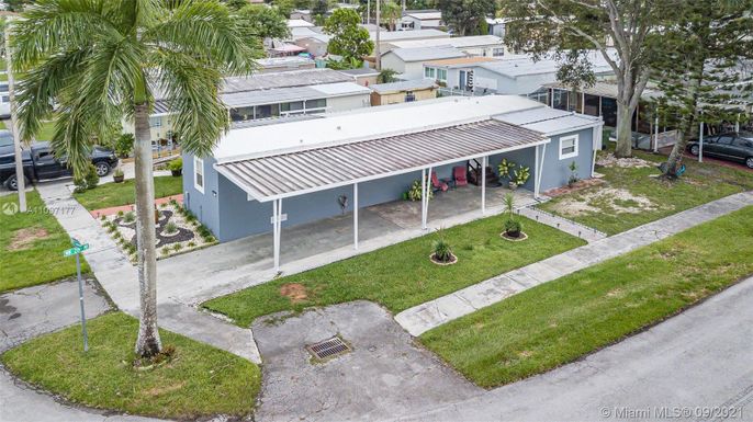 21850 NW 7th Mnr, Pembroke Pines FL 33029