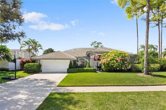 14217 Blackberry Dr, Wellington FL 33414