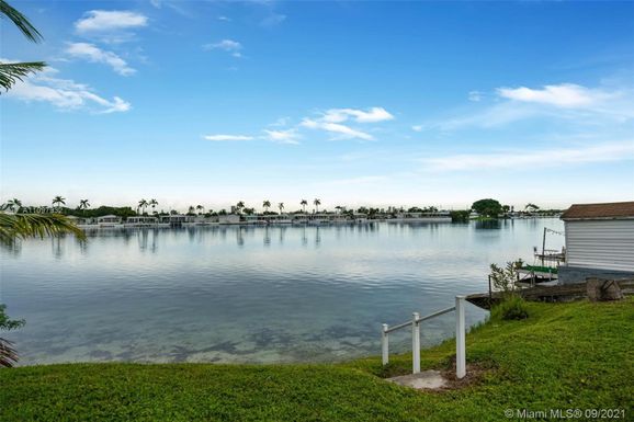 217 W Lake Dr, Pembroke Park FL 33009