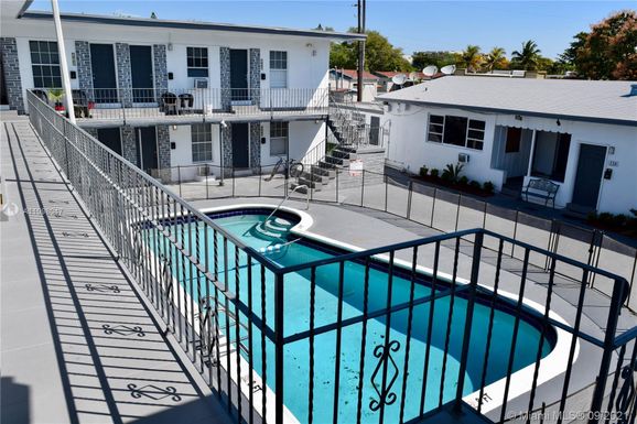 1843 Dewey St # 125, Hollywood FL 33020