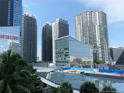 68 SE 6th St # 908, Miami FL 33131