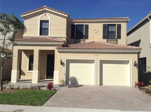 851 NE 193rd Ter, Miami FL 33179