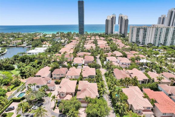 19463 E 38th Ct, Sunny Isles Beach FL 33160