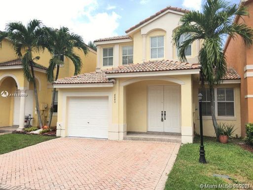 4840 NW 108th Pl, Doral FL 33178