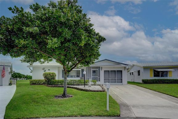 1090 NW 88th Way, Plantation FL 33322