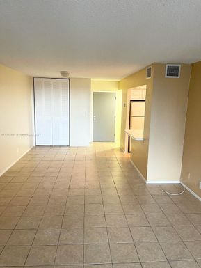 2029 NW 46th Ave # E309, Lauderhill FL 33313