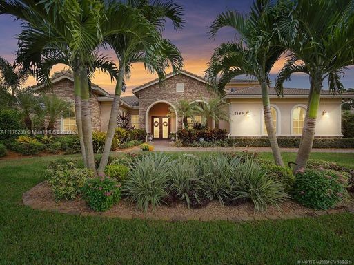 7489 SE Belle Maison Dr, Stuart FL 34997