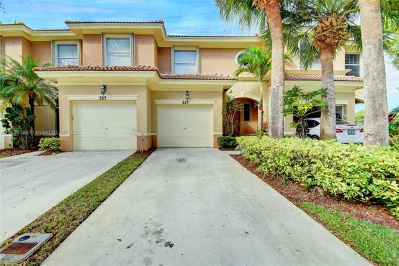 225 River Bluff Ln, Royal Palm Beach FL 33411