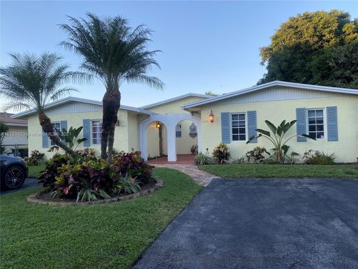 2401 SW 58th Mnr # 2, Dania Beach FL 33312