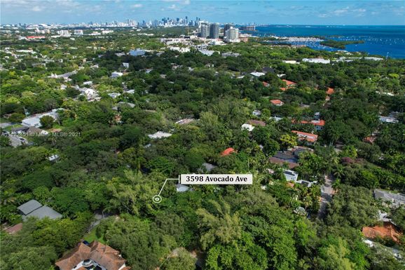 3598 Avocado Ave, Miami FL 33133