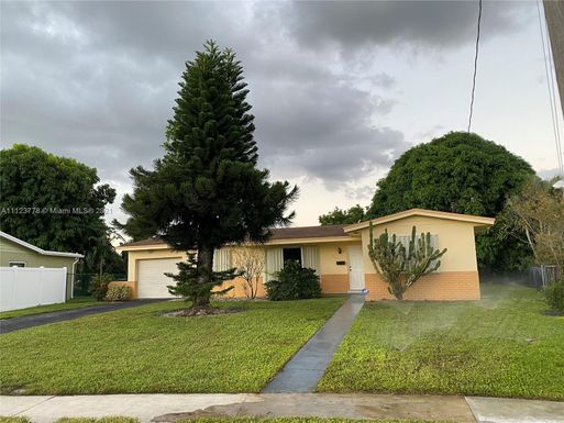3461 NW 26th St, Lauderdale Lakes FL 33311