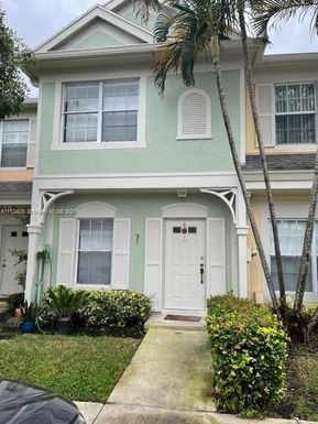 91 Simonton Cir, Weston FL 33326