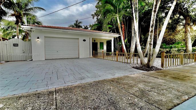 11843 W Biscayne Canal Rd, Miami FL 33161