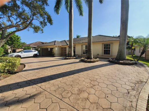 6334 NW 43rd Ter, Coconut Creek FL 33073