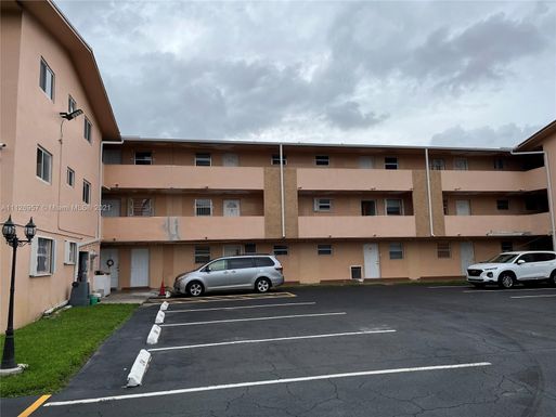 120 Royal Palm Rd # 306, Hialeah Gardens FL 33016