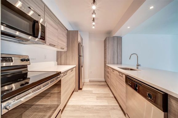 1756 N Bayshore Dr # 27H, Miami FL 33132