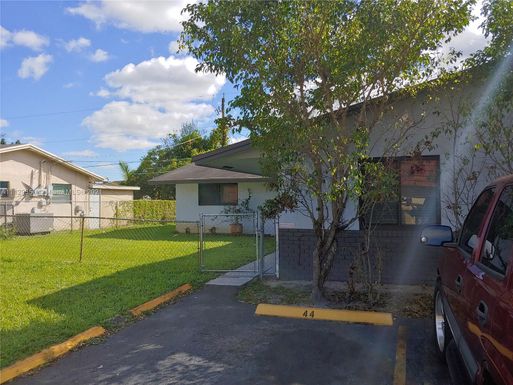 5940 NW 20th St, Lauderhill FL 33313