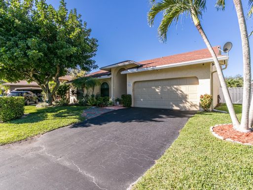 5310 NW 99th Ln, Coral Springs FL 33076