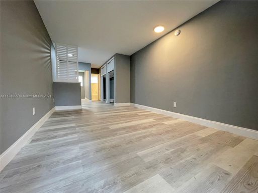 8215 Harding Ave # 5, Miami Beach FL 33141