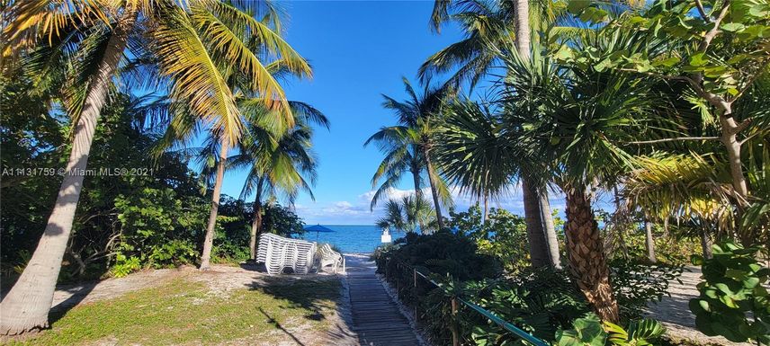 881 Ocean Dr, Key Biscayne FL 33149