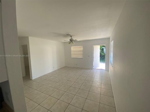 235 SW 12th St # 1, Dania Beach FL 33004