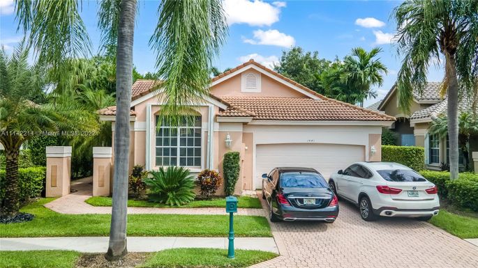1441 E Lacosta Dr E, Pembroke Pines FL 33027