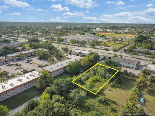 4 Nw St, Margate FL 33063