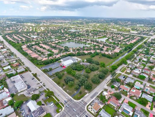 7227 Taft St, Pembroke Pines FL 33024