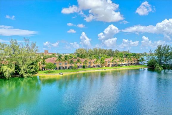 4157 Crystal Lake Dr, Deerfield Beach FL 33064