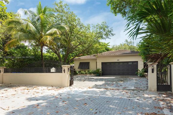 2811 SW 22nd Ave, Coconut Grove FL 33133