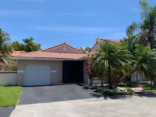 1334 Seagrape Cir, Weston FL 33326