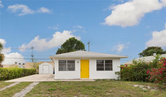 7832 Loomis St, Lake Worth FL 33462