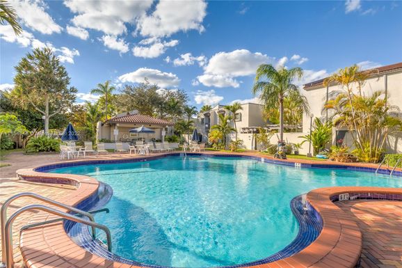 4730 SW 67th Ave # I1, Miami FL 33155