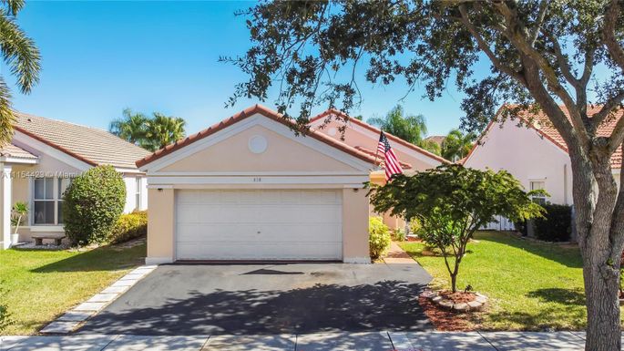 816 Sand Creek Cir, Weston FL 33327