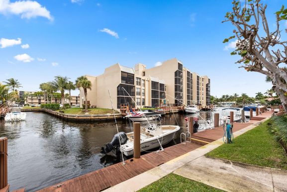17 Royal Palm Way # 1010, Boca Raton FL 33432