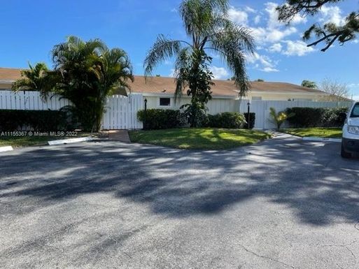 1318 Chippewa St, Jupiter FL 33458