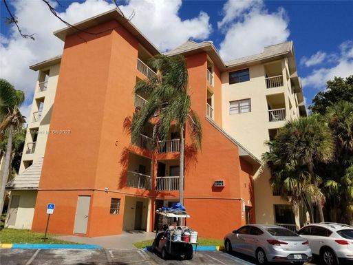 8100 Geneva Ct # 441, Doral FL 33166