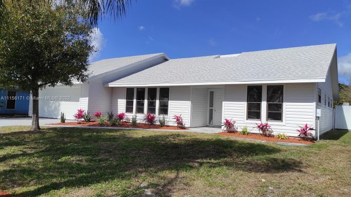 333 NE Greenbrier Ave, Port St. Lucie FL 34983